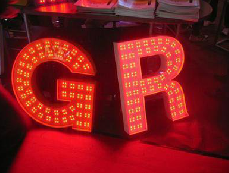 封丘LED发光字常见的安装误区。